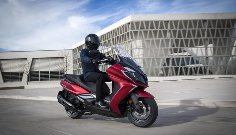 Super Dink 125 Accion Rojo 20 scaled 1