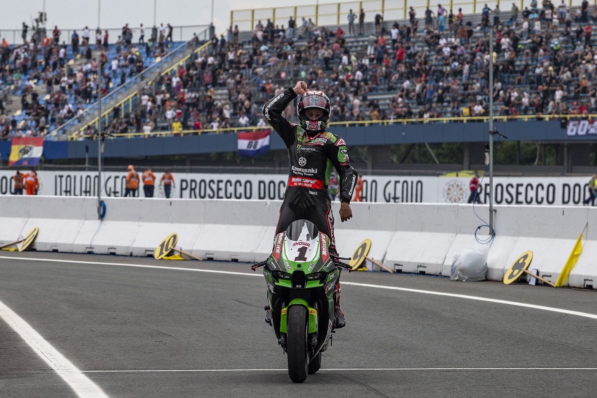 Jonathan Rea suma su décimo tercera victoria en Assen