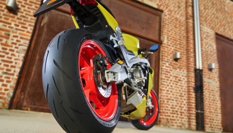 Pirelli diablo rosso IV corsa scaled