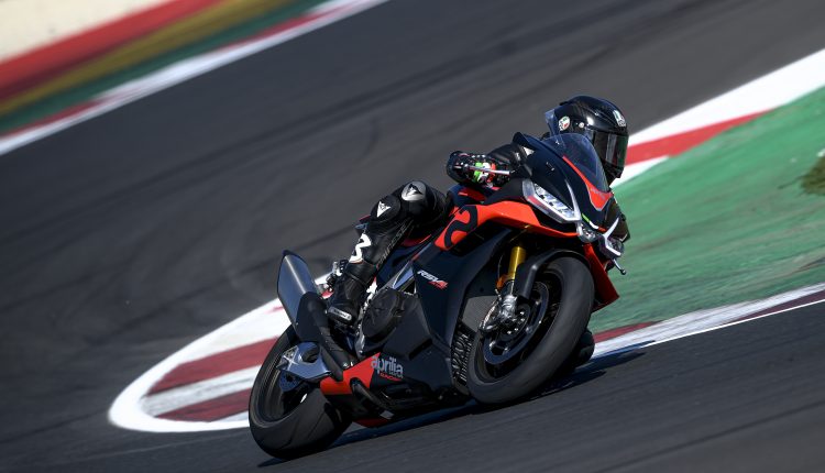 18 RSV4 – Max Biaggi scaled