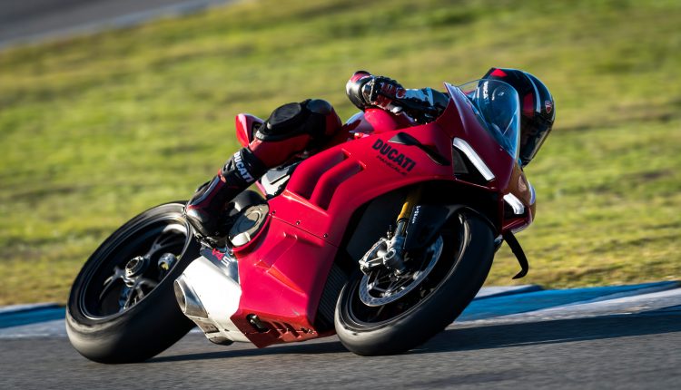 DUCATI PANIGALE V4S ACTION 023 UC355493 High scaled
