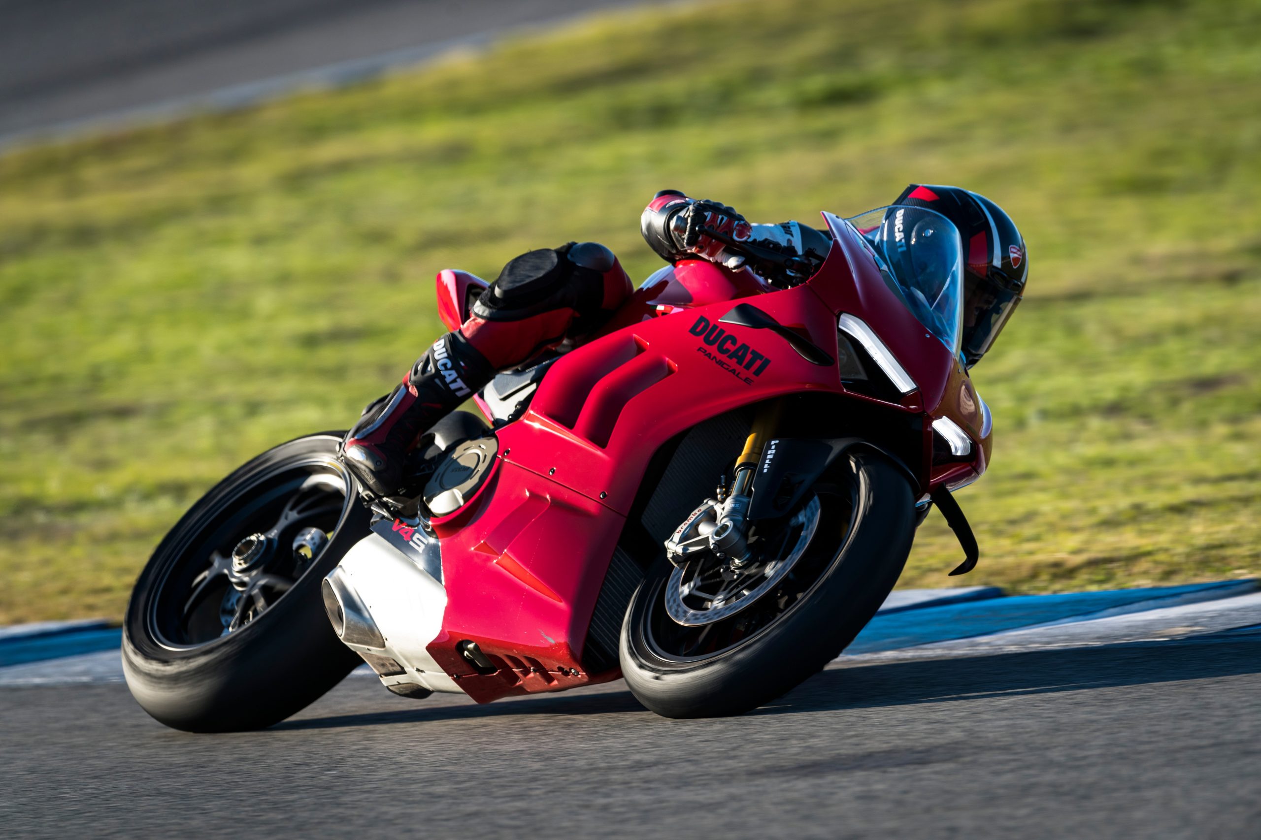 DUCATI PANIGALE V4S ACTION 023 UC355493 High scaled