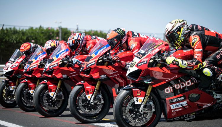 DucatiPanigaleV4S LenovoRaceofChampions  1  UC412154 High scaled