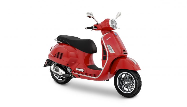 01 Vespa GTS Super 300