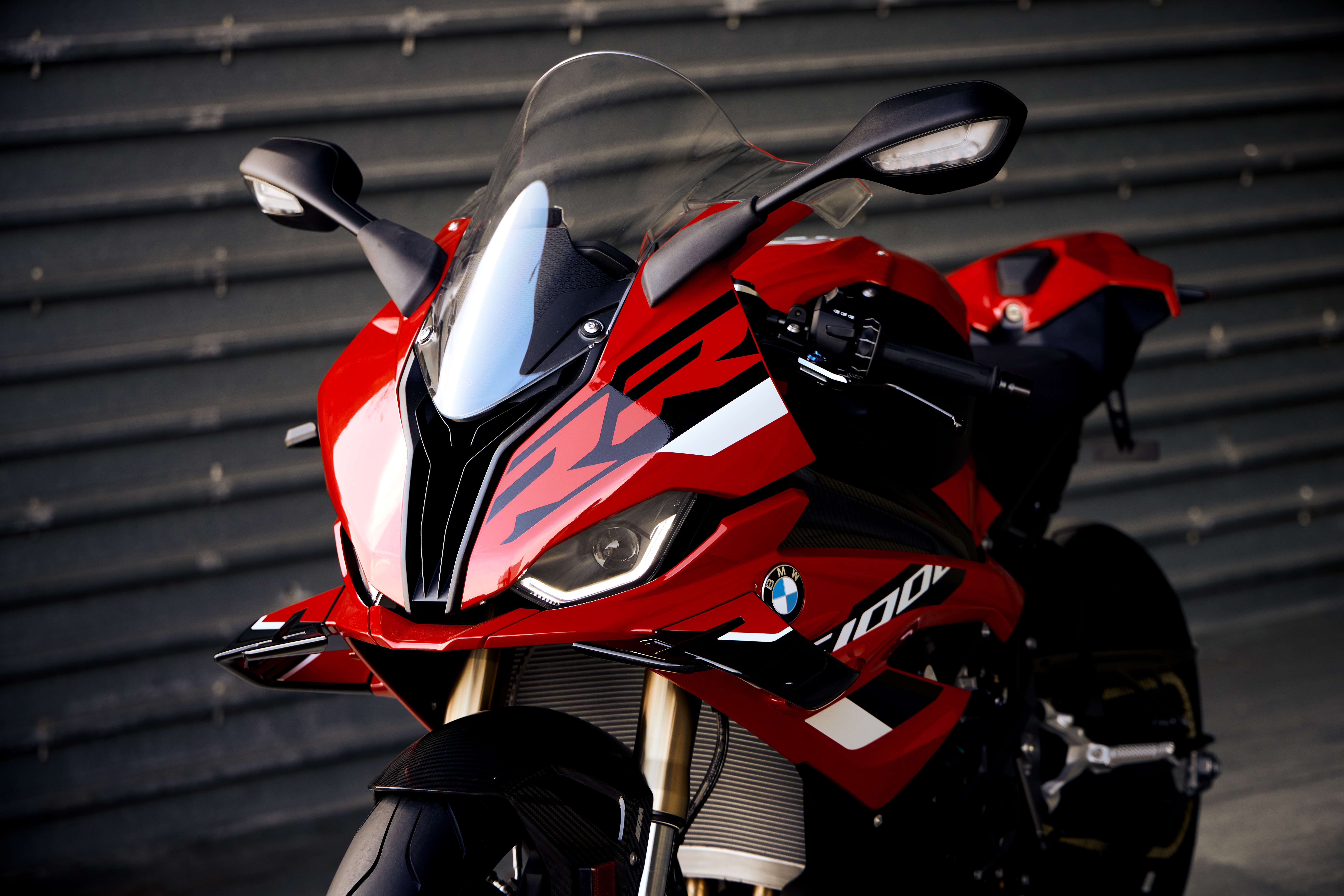 P90479740 highRes the new bmw s 1000 r