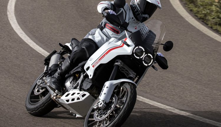 Ducati DesertX TurnByTurn 01 UC480681 High